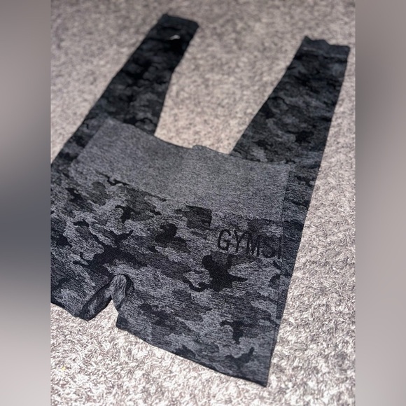 Women’s GYMSHARK Grey Camo Seamless Leggings Size Small - Picture 2 of 12
